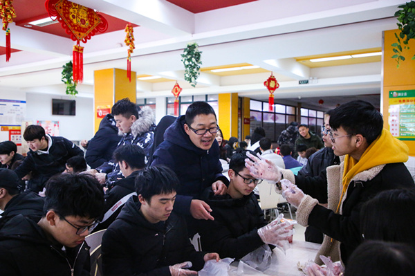 猜燈謎，鬧元宵—南京新華不一樣的元宵節(jié)