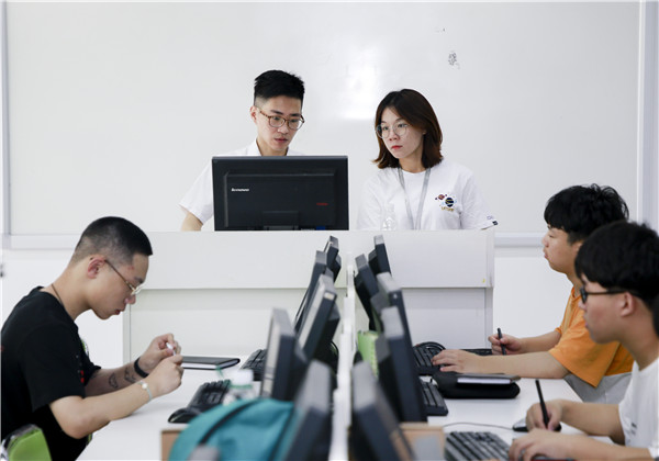 <a href=http://njxh.cn target=_blank class=infotextkey>高中</a>畢業(yè)考不上大學(xué) 學(xué)IT是好出路嗎？