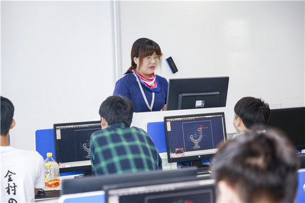 女孩子讀什么技校好？