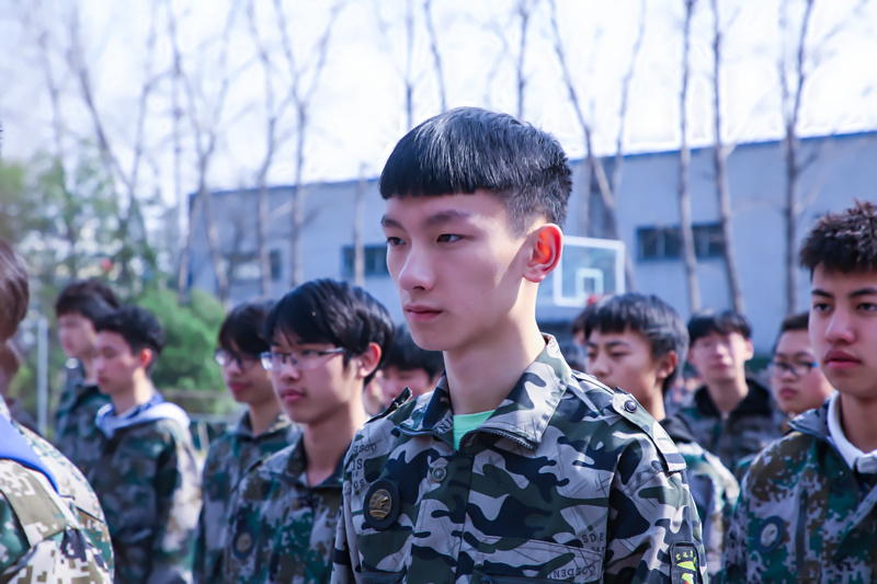 退伍軍人轉(zhuǎn)業(yè)選擇新華，開啟高薪白領(lǐng)的成長之路