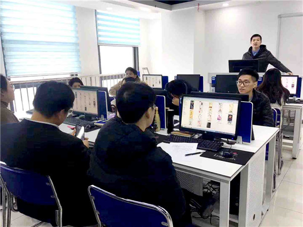 南京新華“感恩有你”平面海報設(shè)計大賽圓滿舉行！