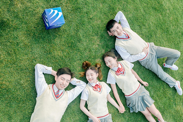 初中畢業(yè)學(xué)WEB前端開(kāi)發(fā)<a href=http://njxh.cn target=_blank class=infotextkey>專業(yè)</a>前景如何？