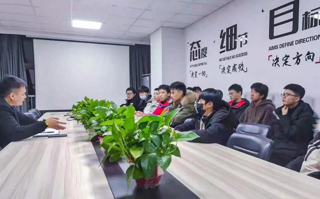 南京新華：試學營開班啦！一周試學助你榮耀起航！