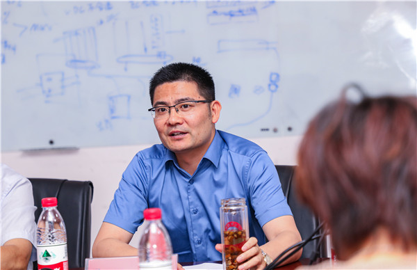 實(shí)習(xí)正當(dāng)時(shí)，慰問暖人心