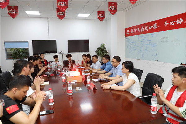 實(shí)習(xí)正當(dāng)時(shí)，慰問暖人心