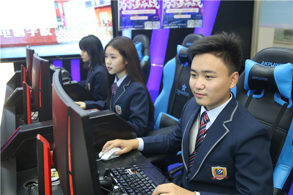 中考之后，如何選擇電競<a href=http://njxh.cn target=_blank class=infotextkey>專業(yè)</a>學校？
