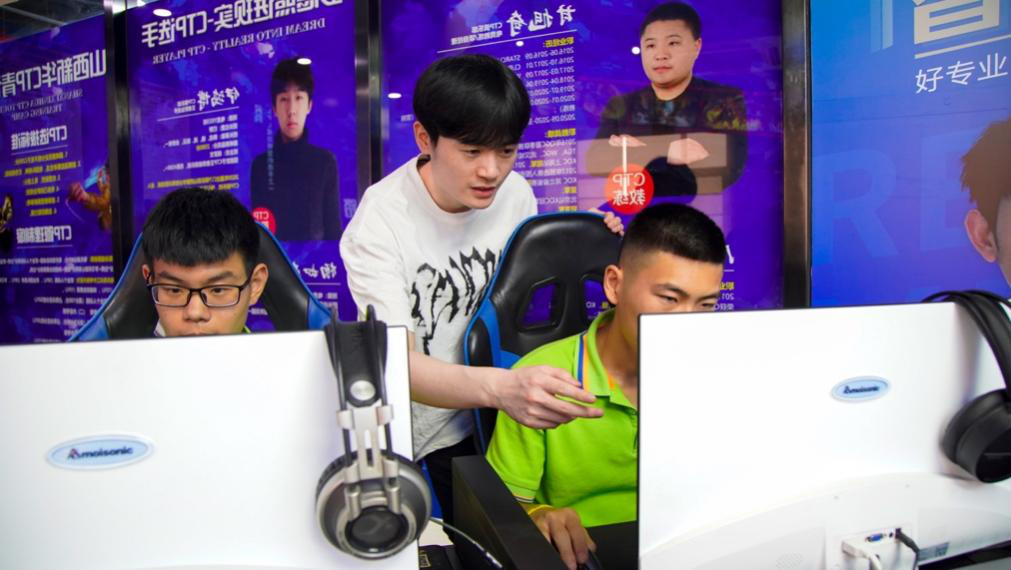 傳遞向上力量！新華電腦學?！独蠋焷砹恕?月繼續(xù)開講！