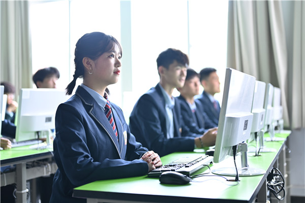 如何高水平薪資就業(yè)？這有一本新華秘籍！