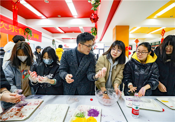 包湯圓，制花燈|熱熱鬧鬧過元宵