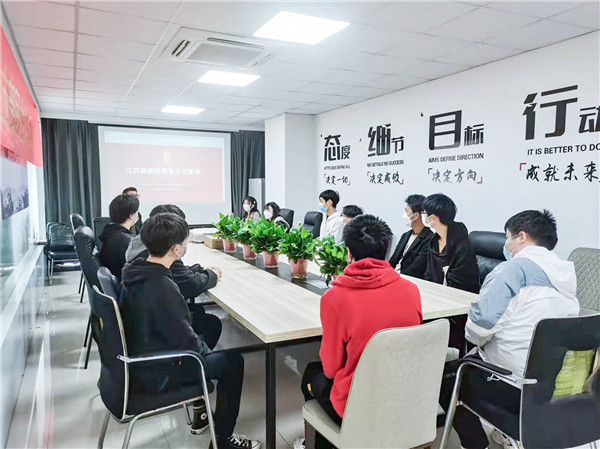 企業(yè)招聘進校園，助力學生高質(zhì)量就業(yè)