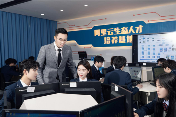為什么新職教法引起社會熱議，新華帶你了解
