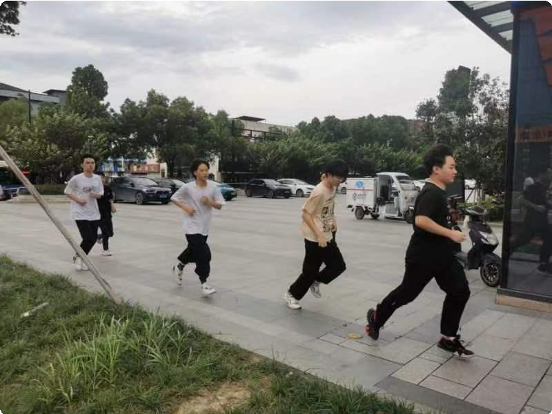 “玩轉(zhuǎn)熱愛，競無止境”|新華互聯(lián)網(wǎng)科技2022電競青訓營正式開營！
