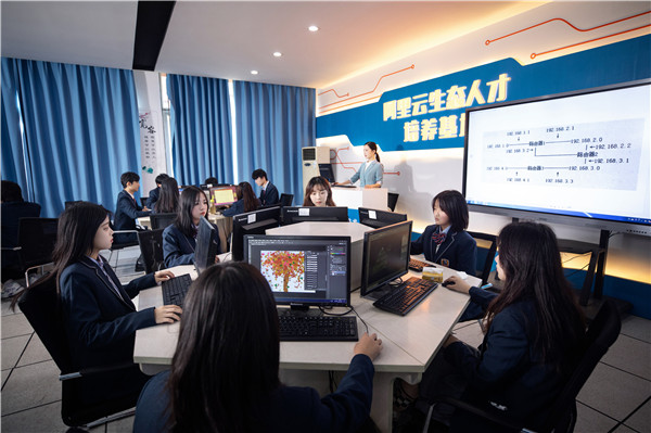 初<a href=http://njxh.cn target=_blank class=infotextkey>高中</a>生擇校選<a href=http://njxh.cn target=_blank class=infotextkey>專業(yè)</a>，為什么互聯(lián)網(wǎng)<a href=http://njxh.cn target=_blank class=infotextkey>專業(yè)</a>如此受歡迎？