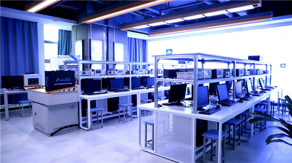 南京新華電腦專修學(xué)校智能芯片封裝與檢測新<a href=http://njxh.cn target=_blank class=infotextkey>專業(yè)</a>正式發(fā)布！