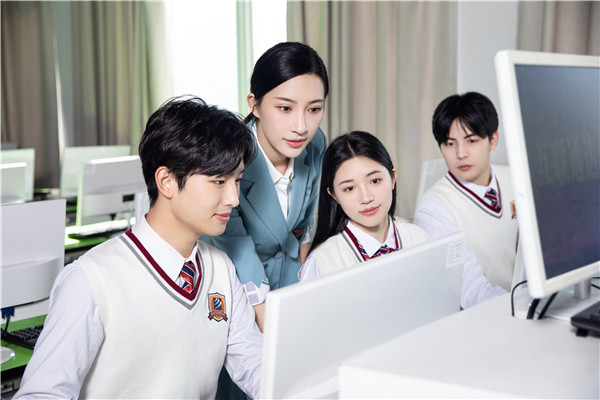 考不上<a href=http://njxh.cn target=_blank class=infotextkey>高中</a>，女生學(xué)什么好？