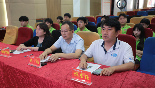 南京新華電腦專修學(xué)校互聯(lián)網(wǎng)2303班結(jié)課答辯圓滿落幕，學(xué)子展現(xiàn)<a href=http://njxh.cn target=_blank class=infotextkey>專業(yè)</a>技能與風(fēng)采