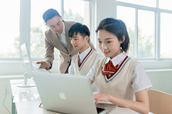 職場干貨|選擇職業(yè)發(fā)展方向，我們需要考慮哪些因素呢？