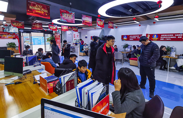為什么總勸你來校實(shí)地考察？好學(xué)校不怕比較！